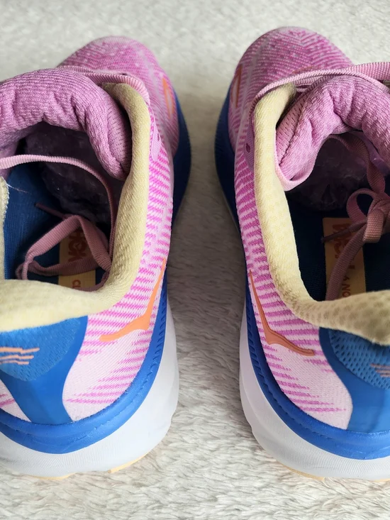 Brand New Womens Size 8 Clifton 9 Hoka Athletic Gym Shoes - Picture 4 of 4